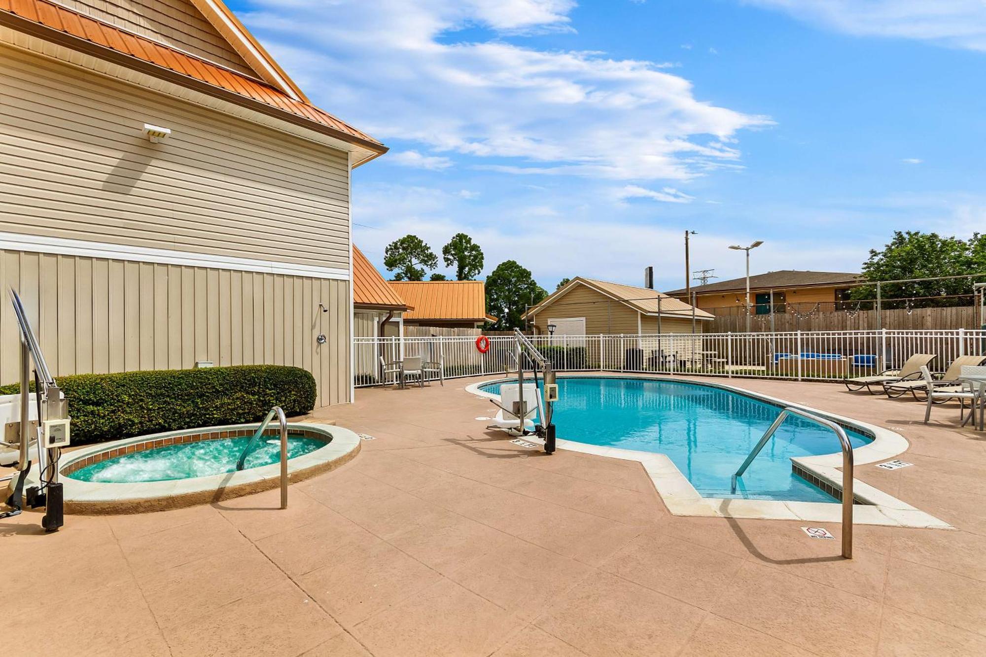 Mainstay Suites Pensacola Exterior foto